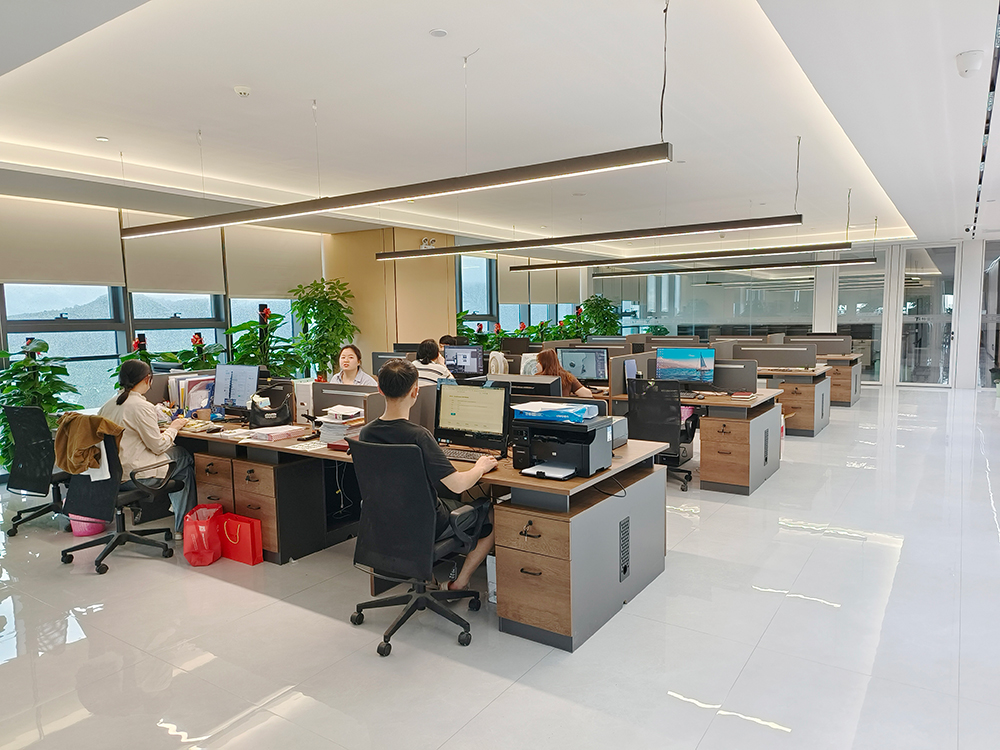 屏蔽器生產(chǎn)車(chē)間